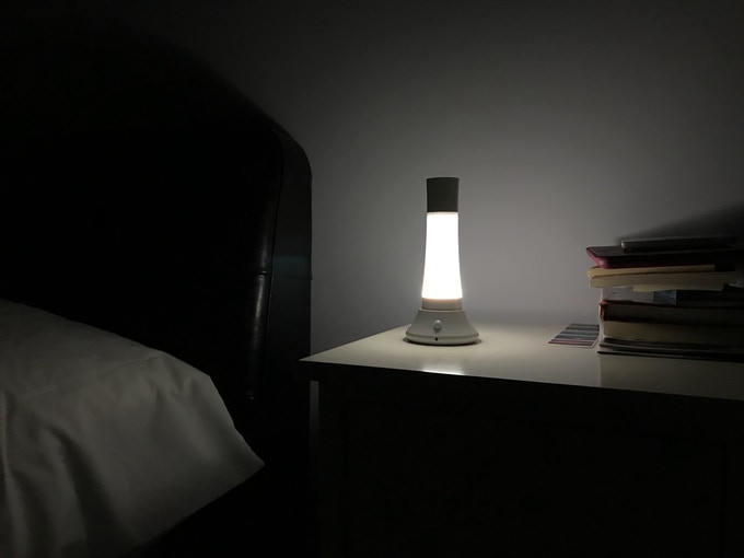 バッテリー内蔵。懐中電灯に変身するベッドサイド照明【Ayyra Smart Light】