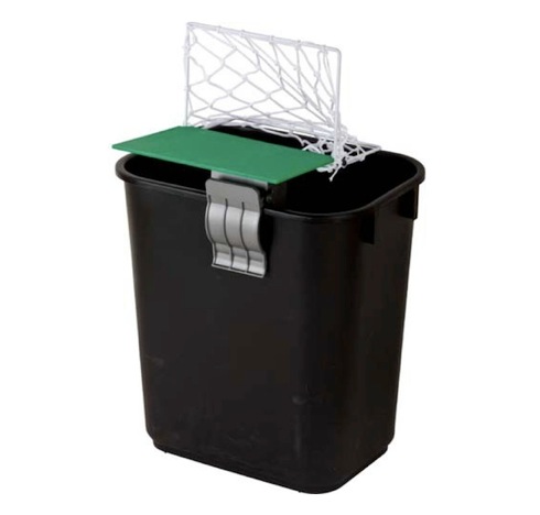 Cheeringsoccernetgarbage01