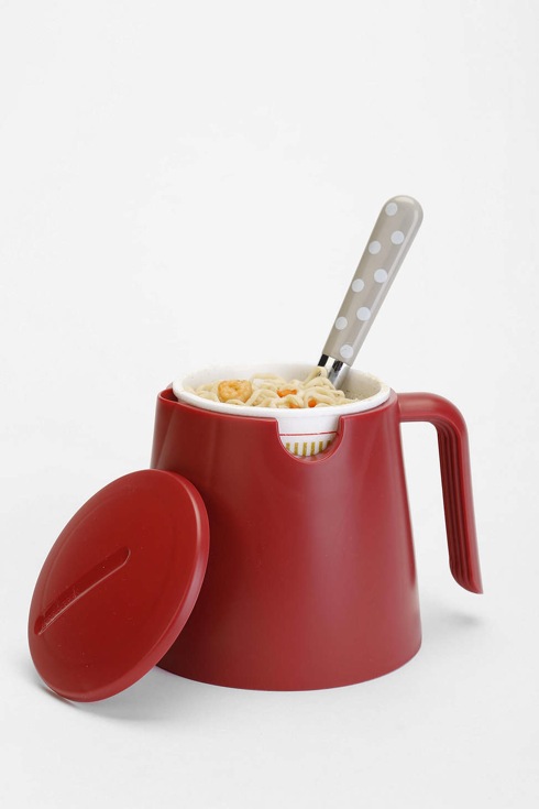 カップがそのまま入る！ カップヌードル専用のマグ【Cup Noodles Mug】 | インテリアハック