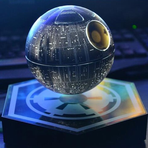 宙に浮かぶ「デス・スター」のBluetoothスピーカー【Death Star