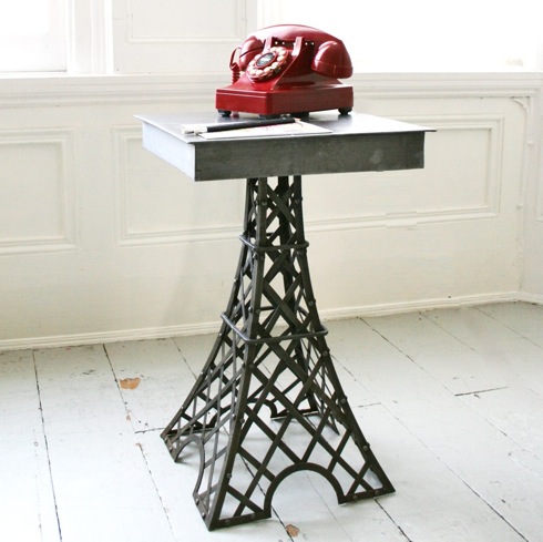 Eiffeltowertable01