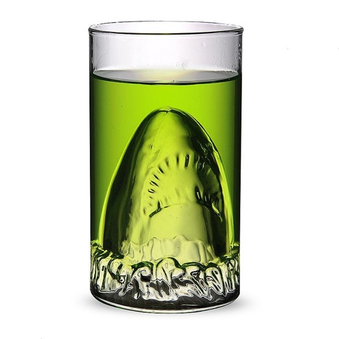 Jawssharkattackglass04