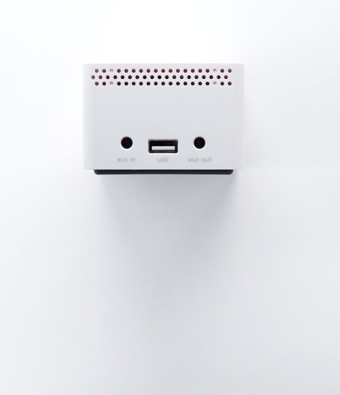 Outletspeaker04
