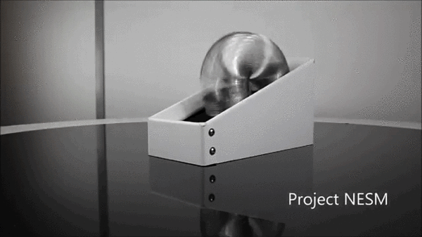 バネのおもちゃ スリンキー を永遠に動かせるマシン Project Nesm インテリアハック