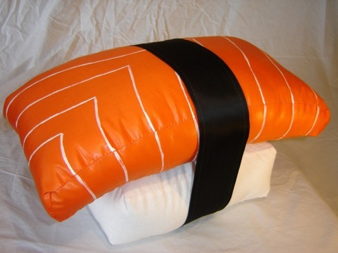 Salmonnigirisushipillow02