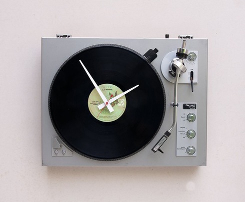 レコードプレーヤーをオシャレな時計にdiy Clock Made From A Recycled Garrard Turntable インテリアハック