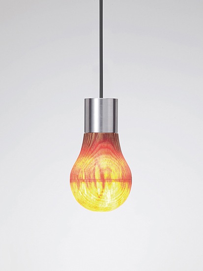 Woodenlightbulb02