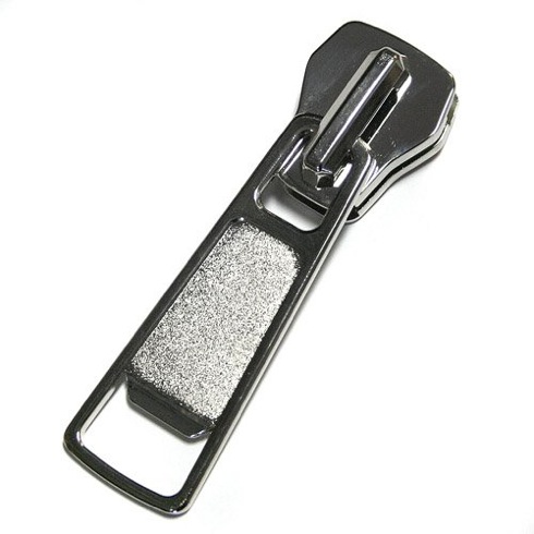 Zipperbottleopener02